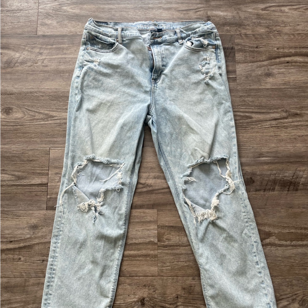 Women’s Distressed Light Blue American Eagle Jeans